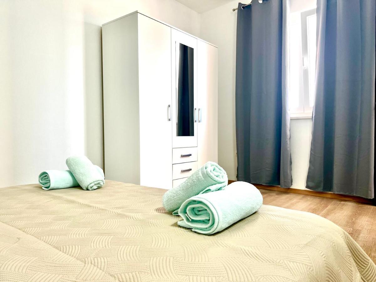 Conte Cikarini Apartment Primosten